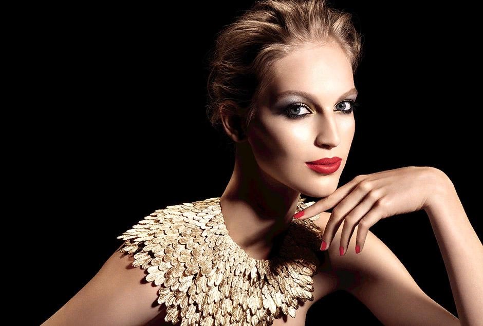 Giorgio Armani Gold Mania – новогодние новинки для яркого макияжа губ